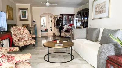 2-5bd7b9d04b45e33852eaf0ec6670150d