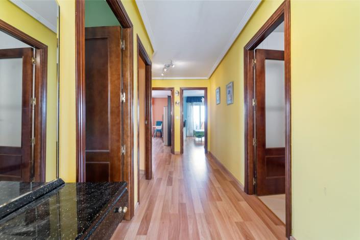 Image No.20-3 Bed Apartment for sale