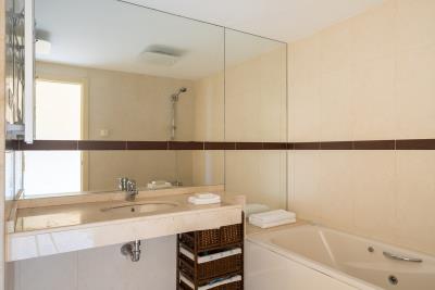 13-5fd73dea700db77384c091ca9818b1a9