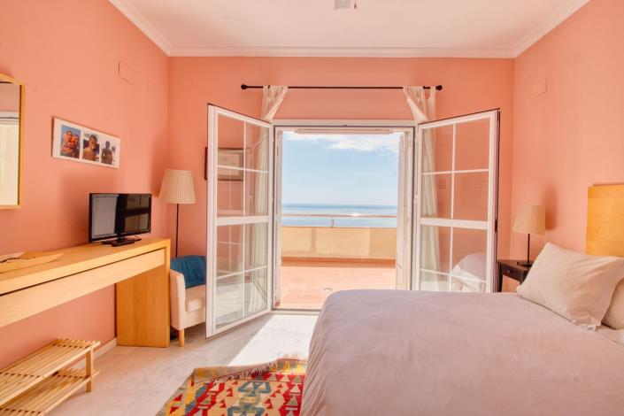 Image No.18-3 Bed Apartment for sale