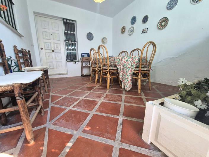 Image No.2-5 Bed Townhouse for sale