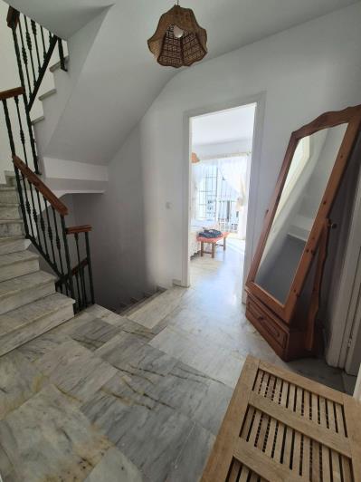 Image No.25-5 Bed Townhouse for sale