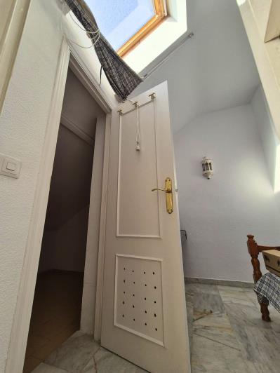 Image No.37-5 Bed Townhouse for sale