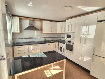 10-bb915d1cb19341576dcdc994b81ab9c5