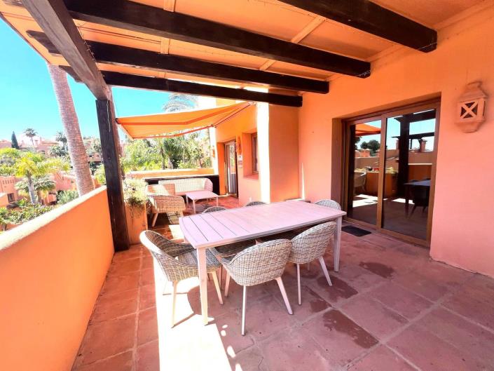 Image No.2-5 Bed Semi-Detached for sale