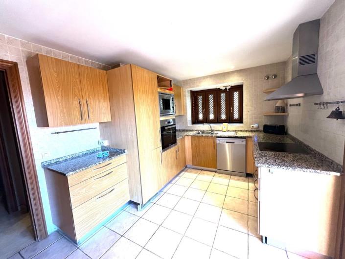 Image No.3-5 Bed Semi-Detached for sale