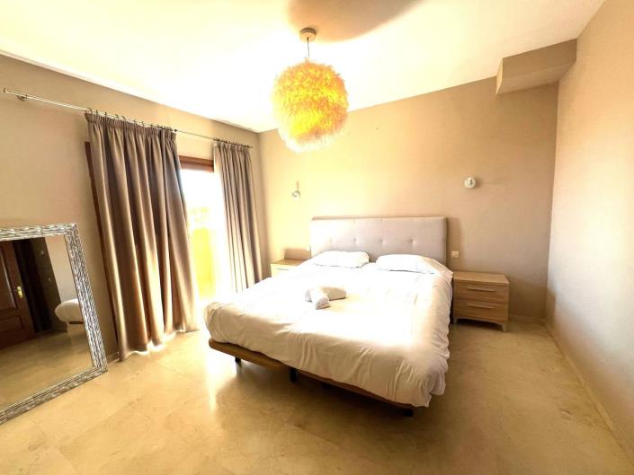 Image No.14-5 Bed Semi-Detached for sale