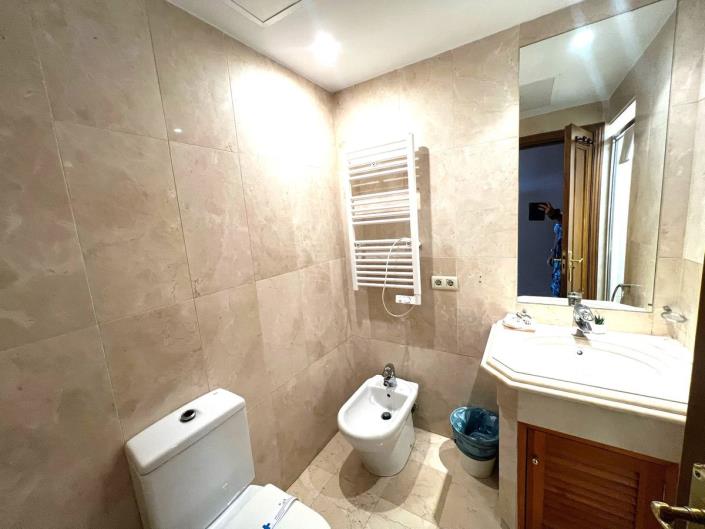 Image No.15-5 Bed Semi-Detached for sale