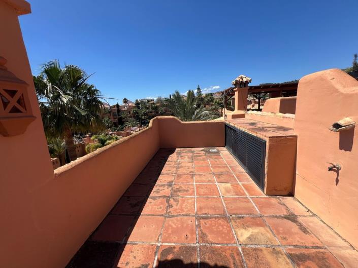 Image No.23-5 Bed Semi-Detached for sale