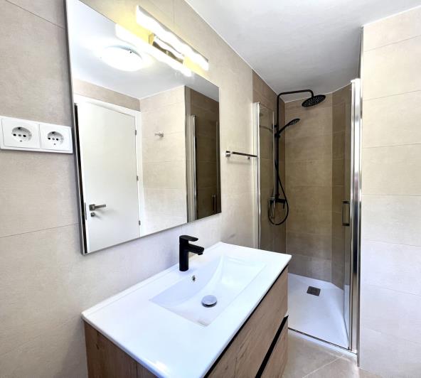 Image No.9-3 Bed Townhouse for sale