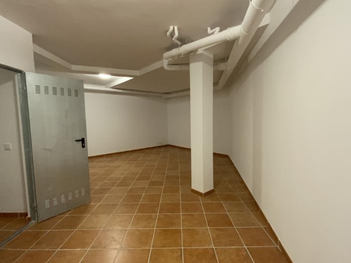 Image No.15-3 Bed Townhouse for sale