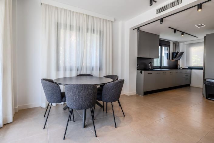 Image No.10-3 Bed Townhouse for sale