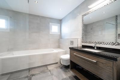 12-53013098fcab6c38b1379cd33298e050