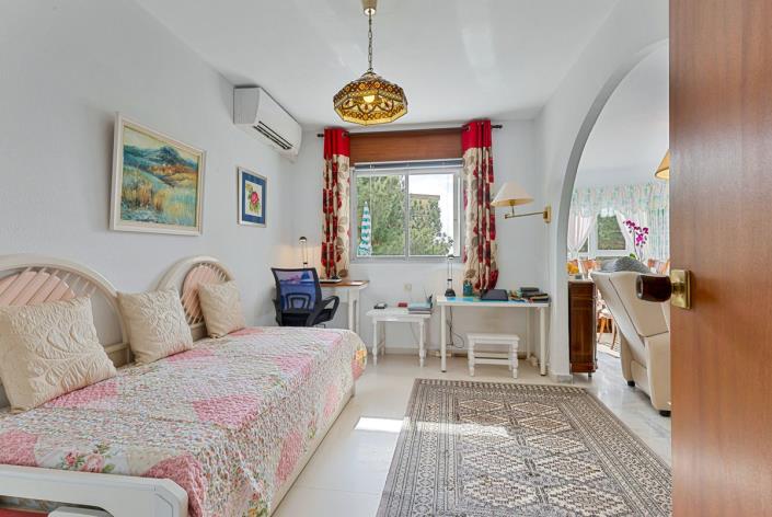 Image No.9-3 Bed Apartment for sale