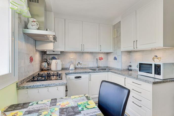 Image No.13-3 Bed Apartment for sale