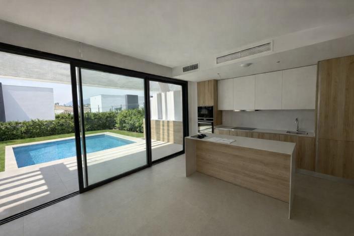 Image No.2-Jumelé de 3 chambres à vendre à Estepona