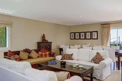 12-53013098fcab6c38b1379cd33298e050