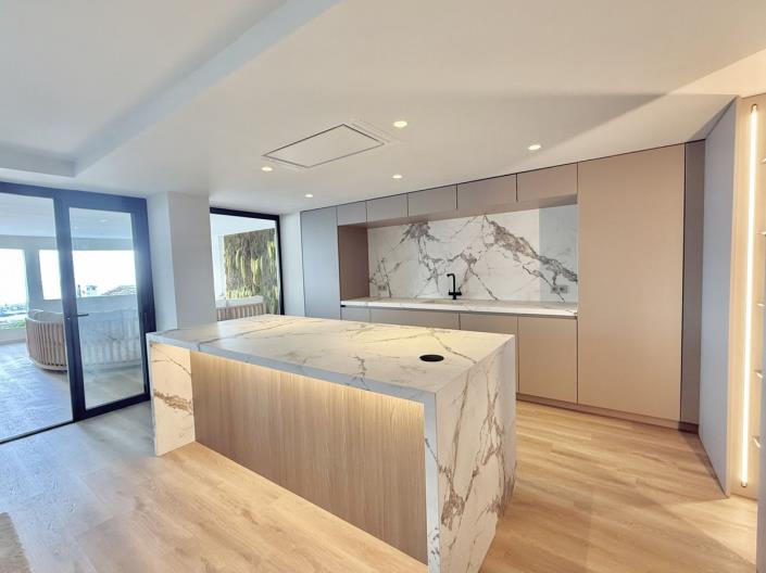 Image No.10-5 Bed Apartment for sale