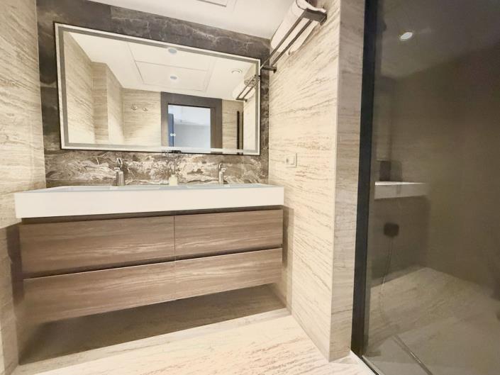 Image No.17-5 Bed Apartment for sale