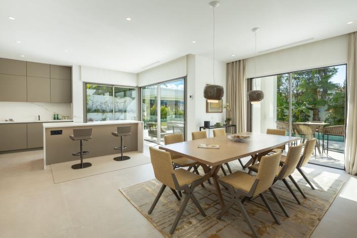 Image No.5-5 Bed Villa / Detached for sale