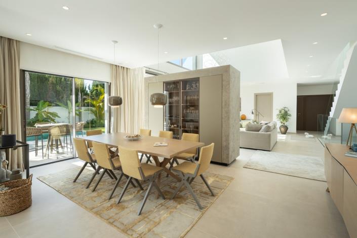 Image No.6-5 Bed Villa / Detached for sale