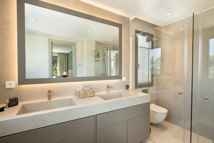 Image No.13-5 Bed Villa / Detached for sale