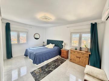 10-bb915d1cb19341576dcdc994b81ab9c5