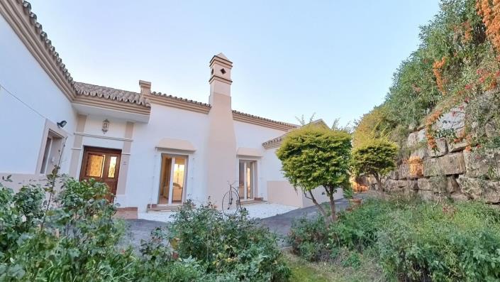 Image No.2-4 Bed Villa / Detached for sale