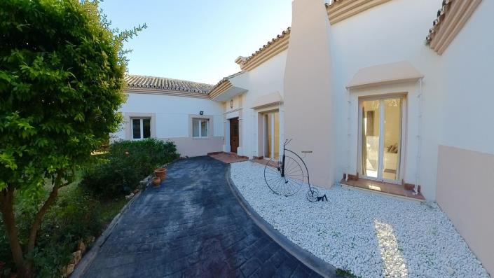 Image No.3-4 Bed Villa / Detached for sale