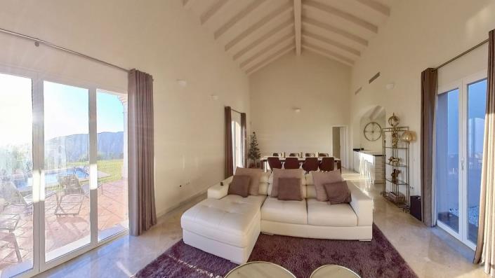 Image No.5-4 Bed Villa / Detached for sale