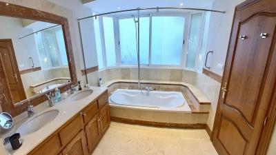 11-20939a0134ad724a8cb2a801094d15a4