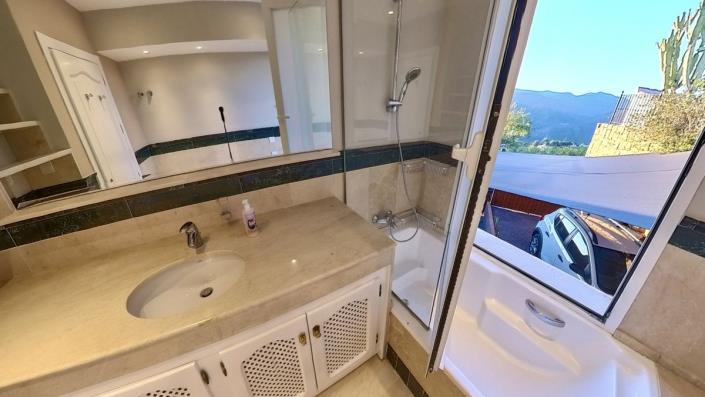 Image No.16-4 Bed Villa / Detached for sale