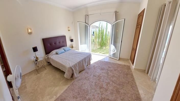 Image No.20-4 Bed Villa / Detached for sale