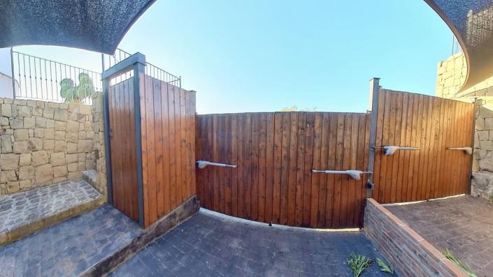 Image No.22-4 Bed Villa / Detached for sale