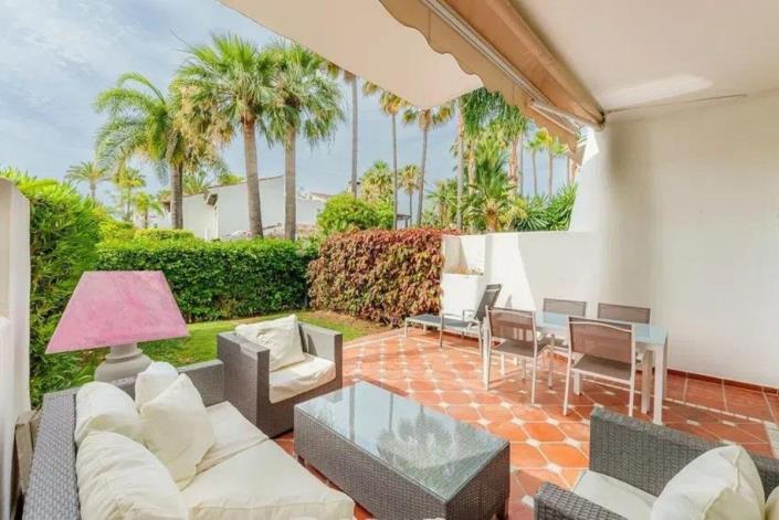 Image No.2-4 Bed Townhouse for sale