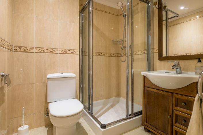 Image No.27-4 Bed Townhouse for sale