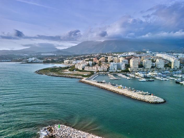 Image No.32-4 Bed Townhouse for sale