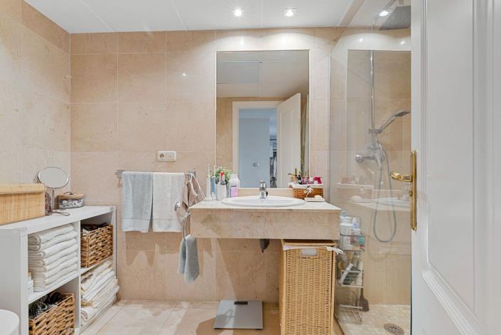 Image No.14-2 Bed Apartment for sale