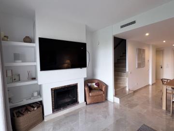 8-e64a9055bba3e77ac8aca3b893cdf826