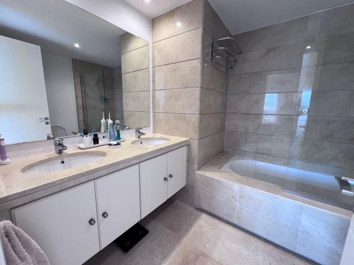 Image No.16-2 Bed Townhouse for sale