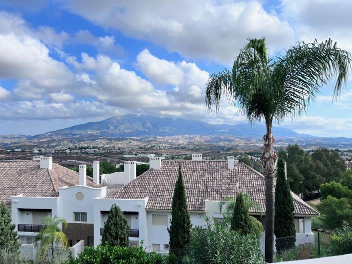 Image No.20-2 Bed Townhouse for sale