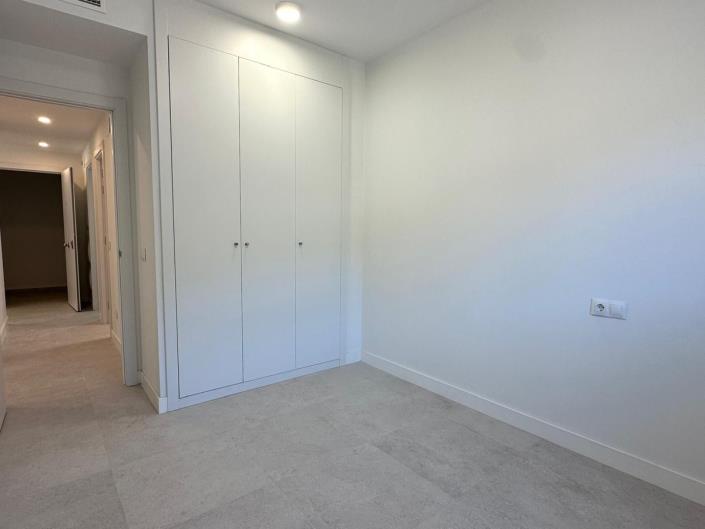 Image No.12-3 Bed Apartment for sale