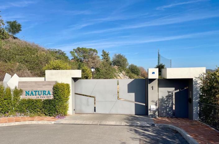 Image No.39-3 Bed Townhouse for sale