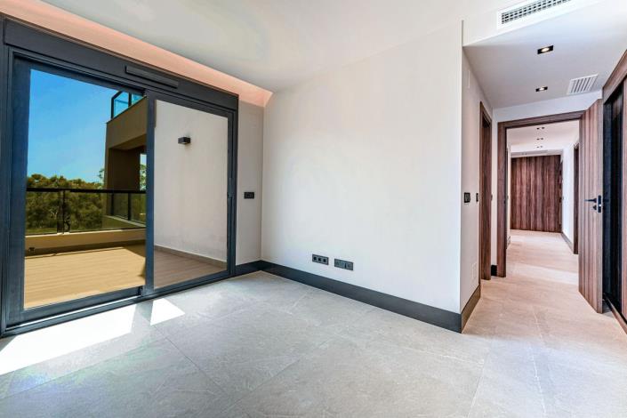 Image No.7-3 Bed Apartment for sale