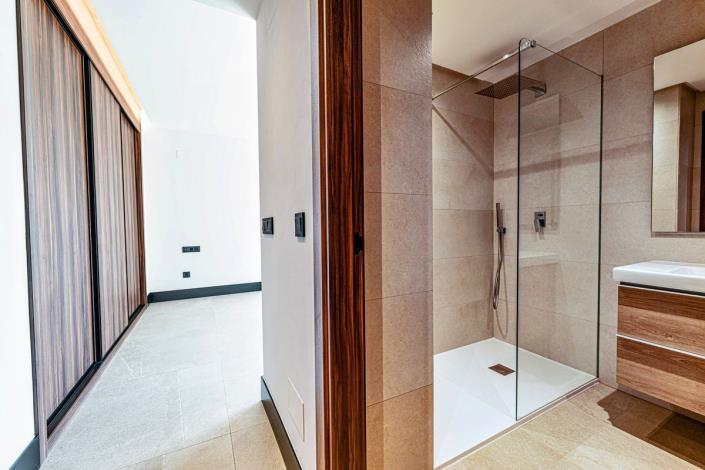 Image No.17-3 Bed Apartment for sale