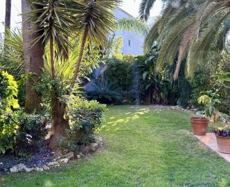 11-20939a0134ad724a8cb2a801094d15a4