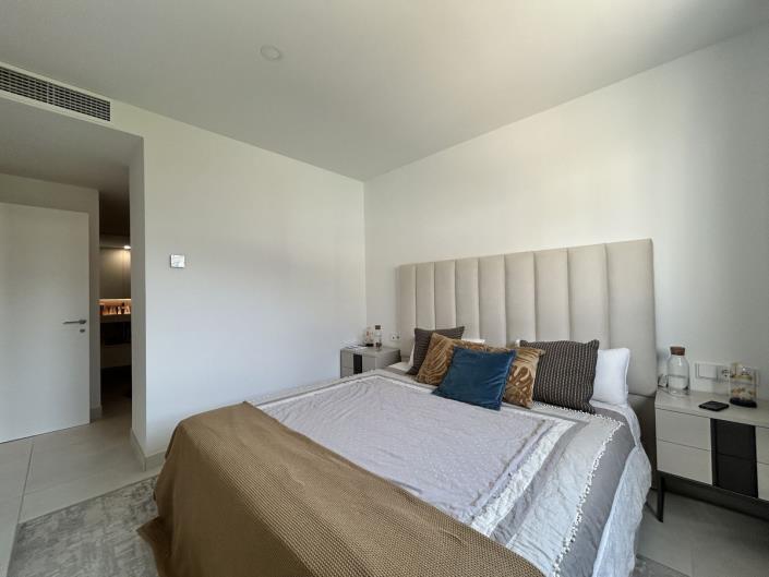 Image No.18-2 Bed Apartment for sale