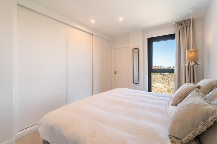 Image No.18-4 Bed Apartment for sale