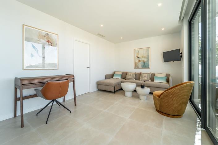 Image No.21-4 Bed Apartment for sale