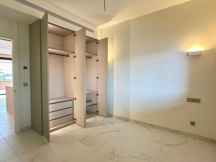 Image No.18-3 Bed Apartment for sale